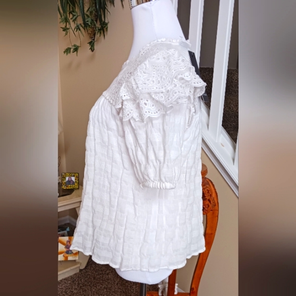 LIV Los Angeles Ruffle Sleeve Blouse. NWT White M - Picture 4 of 10